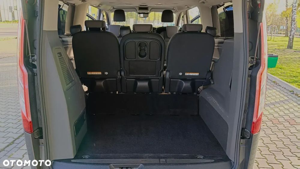 Ford Tourneo Custom - 12