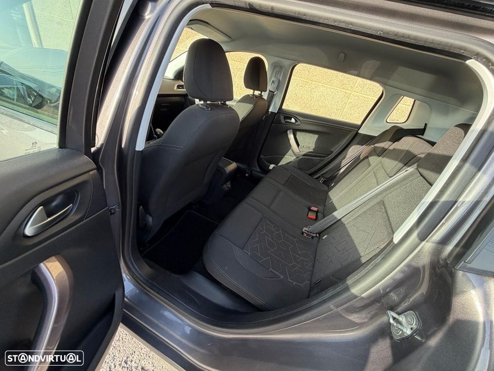Peugeot 2008 1.6 e-HDi Allure - 16
