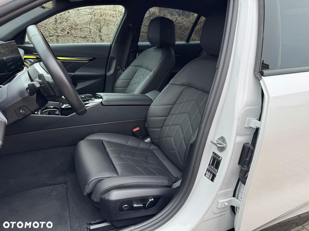 BMW Seria 5 520d - 30