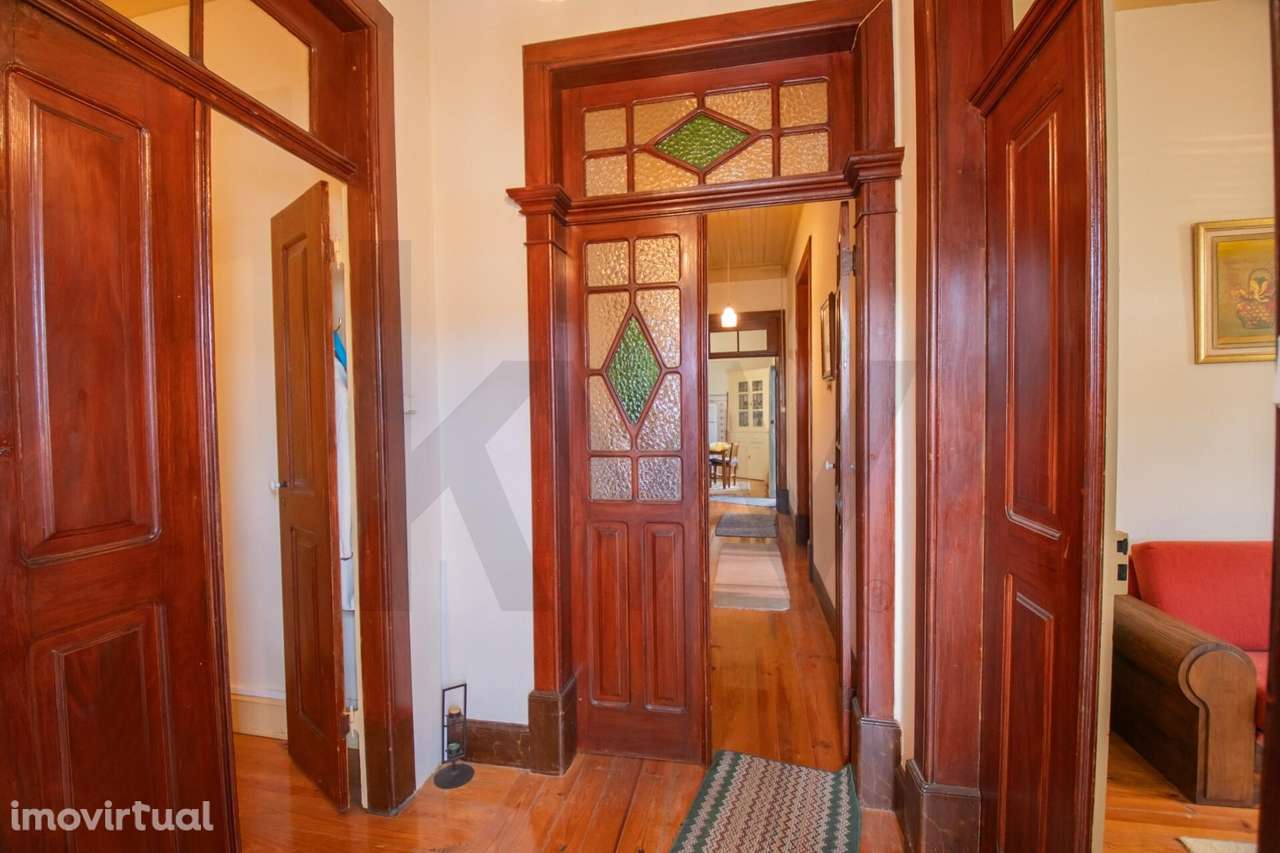 Moradia de Charme com 1.871 m2 de Terreno e Arquitetura de Época em Fr - Grande imagem: 4/40