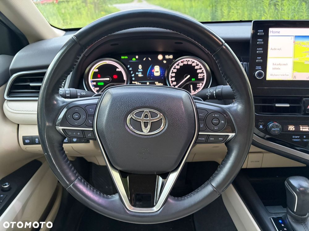Toyota Camry 2.5 Hybrid Executive CVT - 18