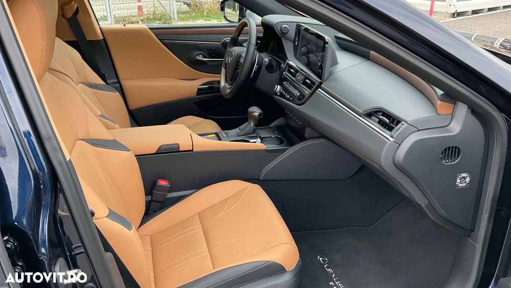 Lexus Seria ES 300h 2.5 TNGA HV 25H- 4X2 CVT Luxury - 13