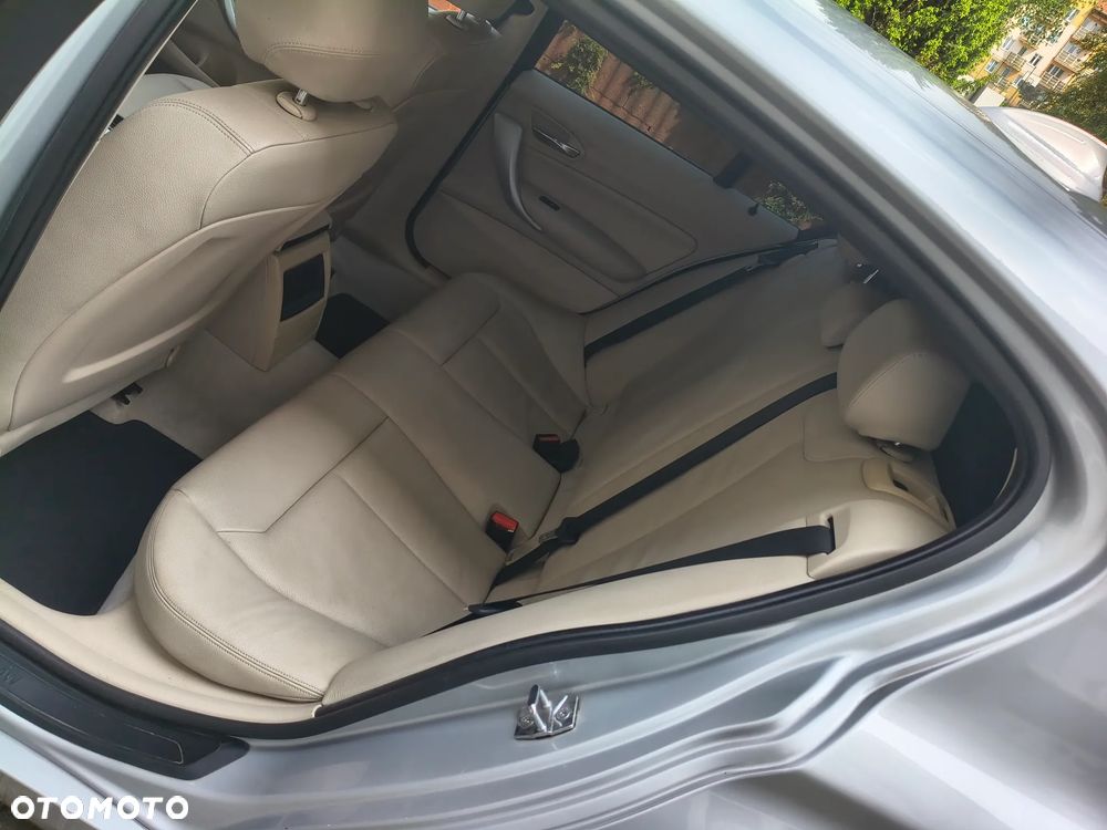 BMW Seria 1 - 22