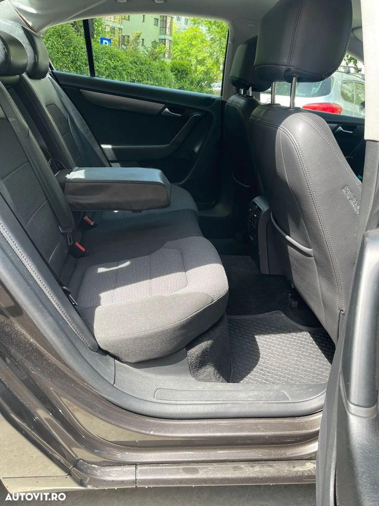 Volkswagen Passat 2.0 TDI BlueMotion Technology DSG Comfortline - 13