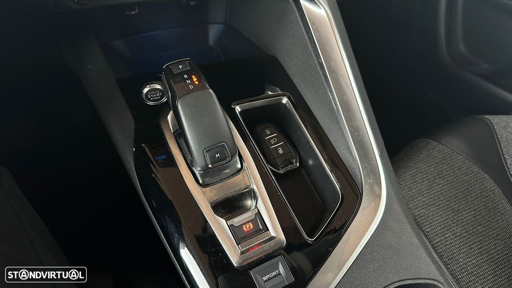 Peugeot 3008 PureTech 130 Stop & Start GPF EAT8 Allure Pack - 24