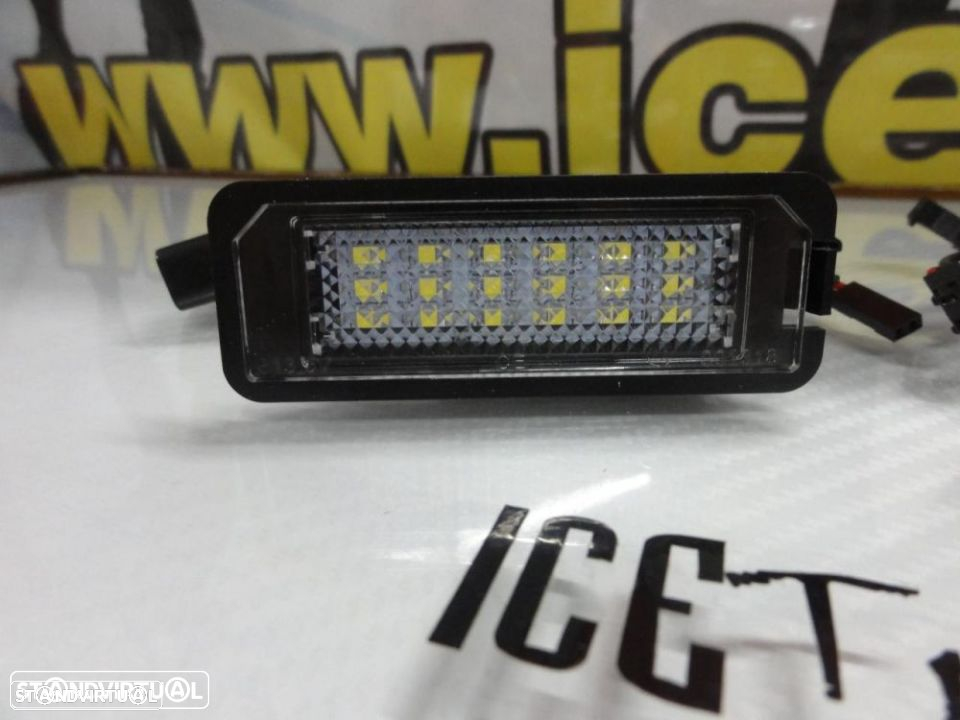 Suporte De Lampada De Matricula Com Led Branco Seat Altea, Altea XL, Exeo, Exeo ST, Ibiza 6J, Leon 1P, Bentley Continental Flying, GT, GT speed, GTC speed, Porsche Carrera GT, 911 Carrera 996, 997, GT2, GT3, 987, Cayene 9PA, Cayman 987C, Boxster, Audi TT,  VW Polo 6N2, 9N,9N3, Beetle, Passat B6, B7, EOS, Golf 4, 5, 6, 7, Lupo, Passat 3C, CC - 4