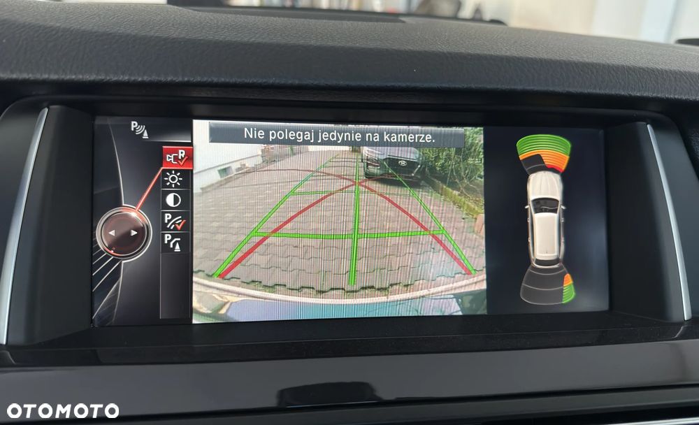 BMW Seria 5 520d xDrive - 25