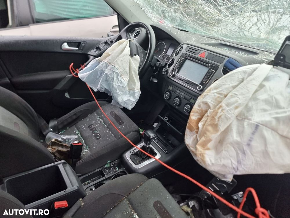 Compartiment consola centrala bord  5N0863323 Volkswagen VW Tiguan 1 - 6