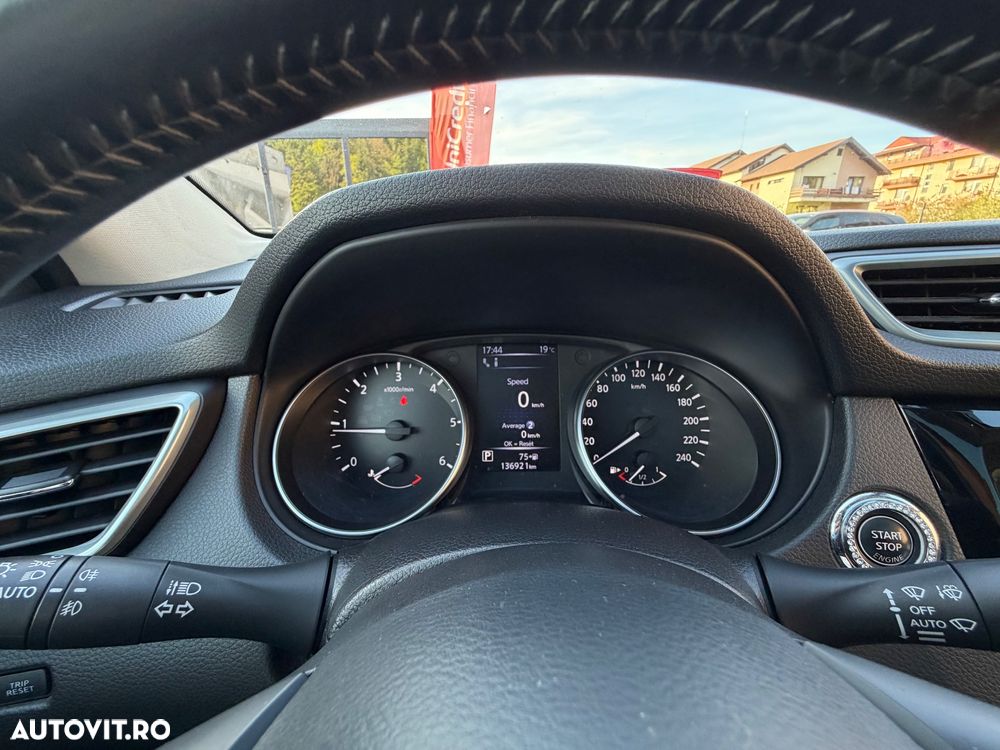 Nissan Qashqai 1.6 DCI Xtronic TEKNA+ - 33