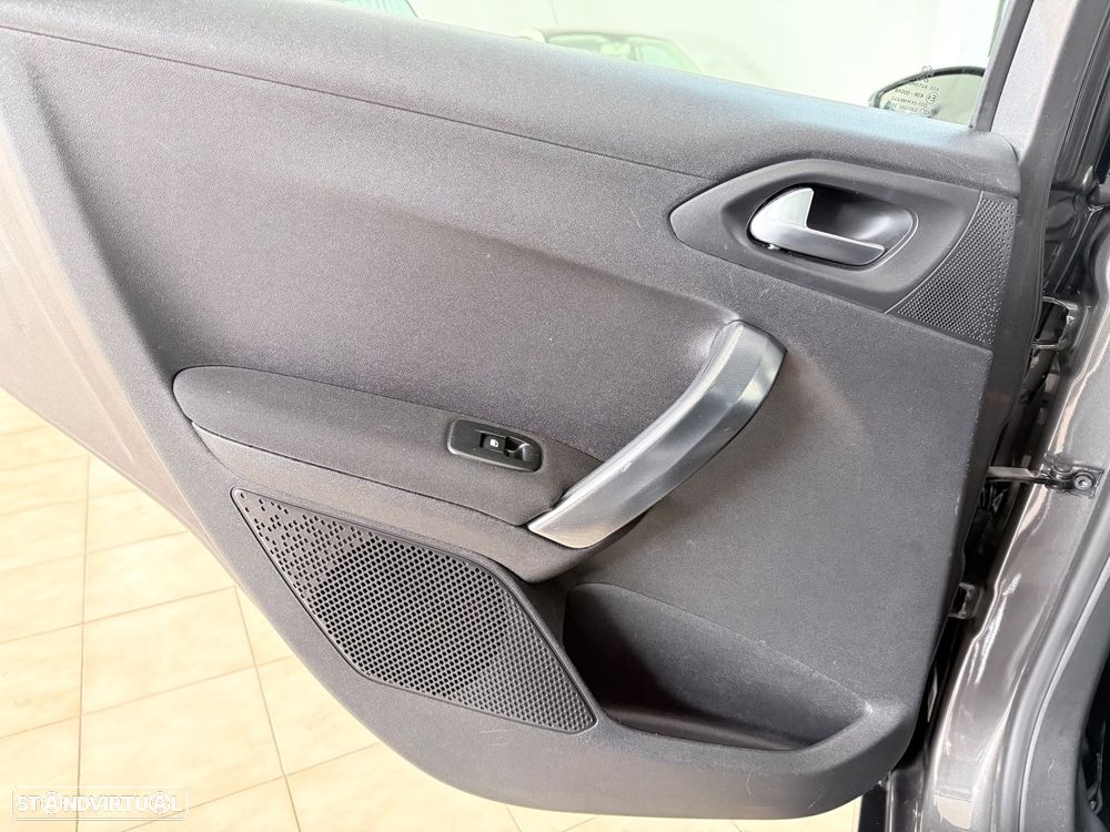 Peugeot 2008 PureTech 110 Stop&Start EAT6 Allure - 21