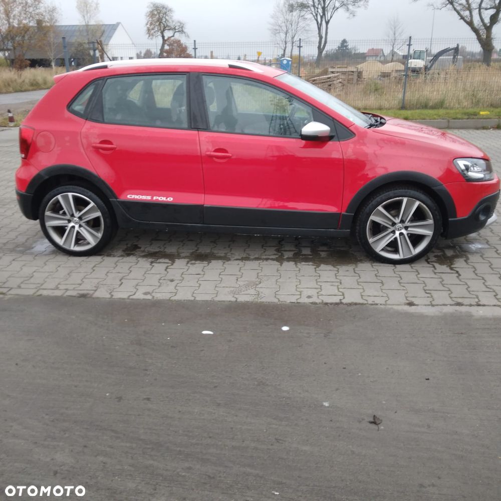 Volkswagen Polo 1.6 TDI DSG Comfortline - 4