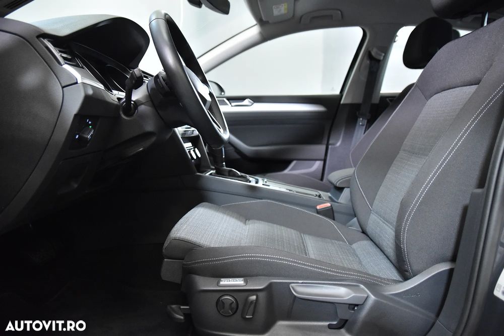 Volkswagen Passat - 20