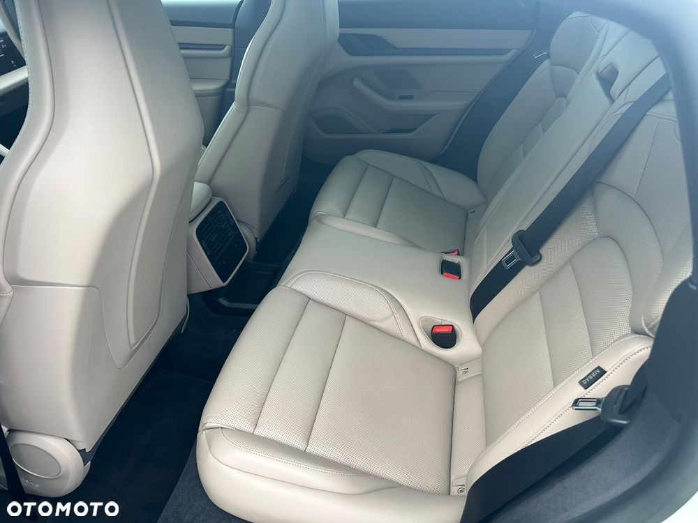 Porsche Taycan Standard - 21