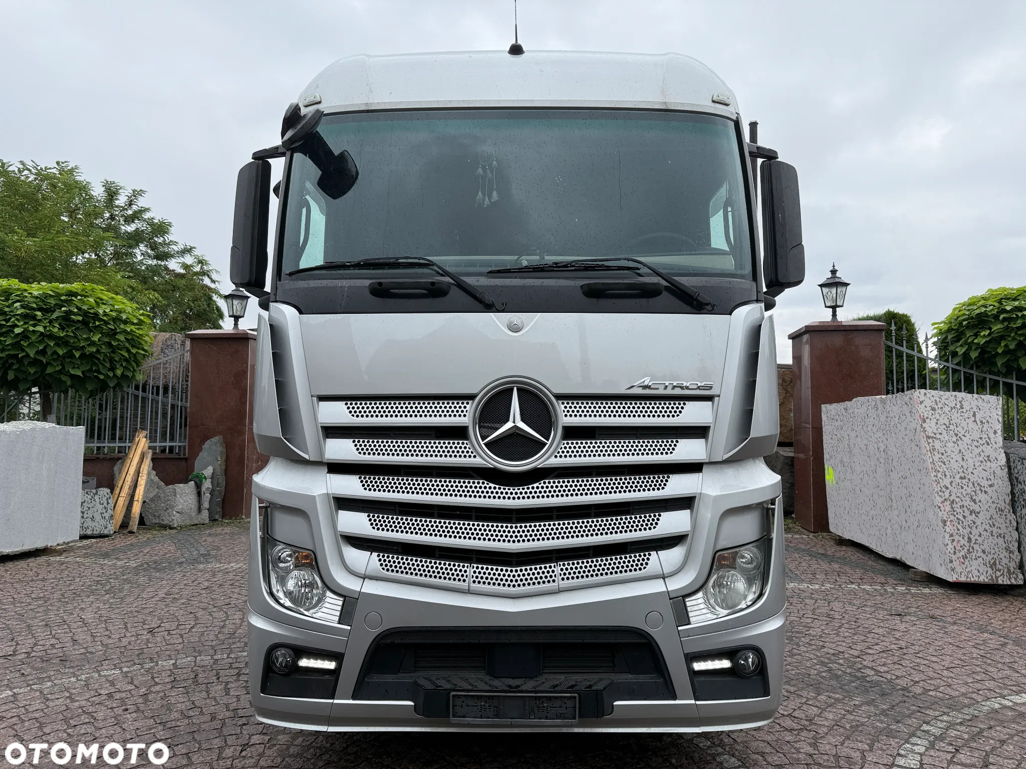 Mercedes-Benz Actros - 2