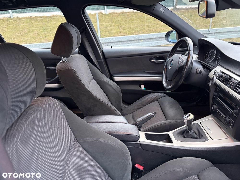 BMW Seria 3 330d - 18
