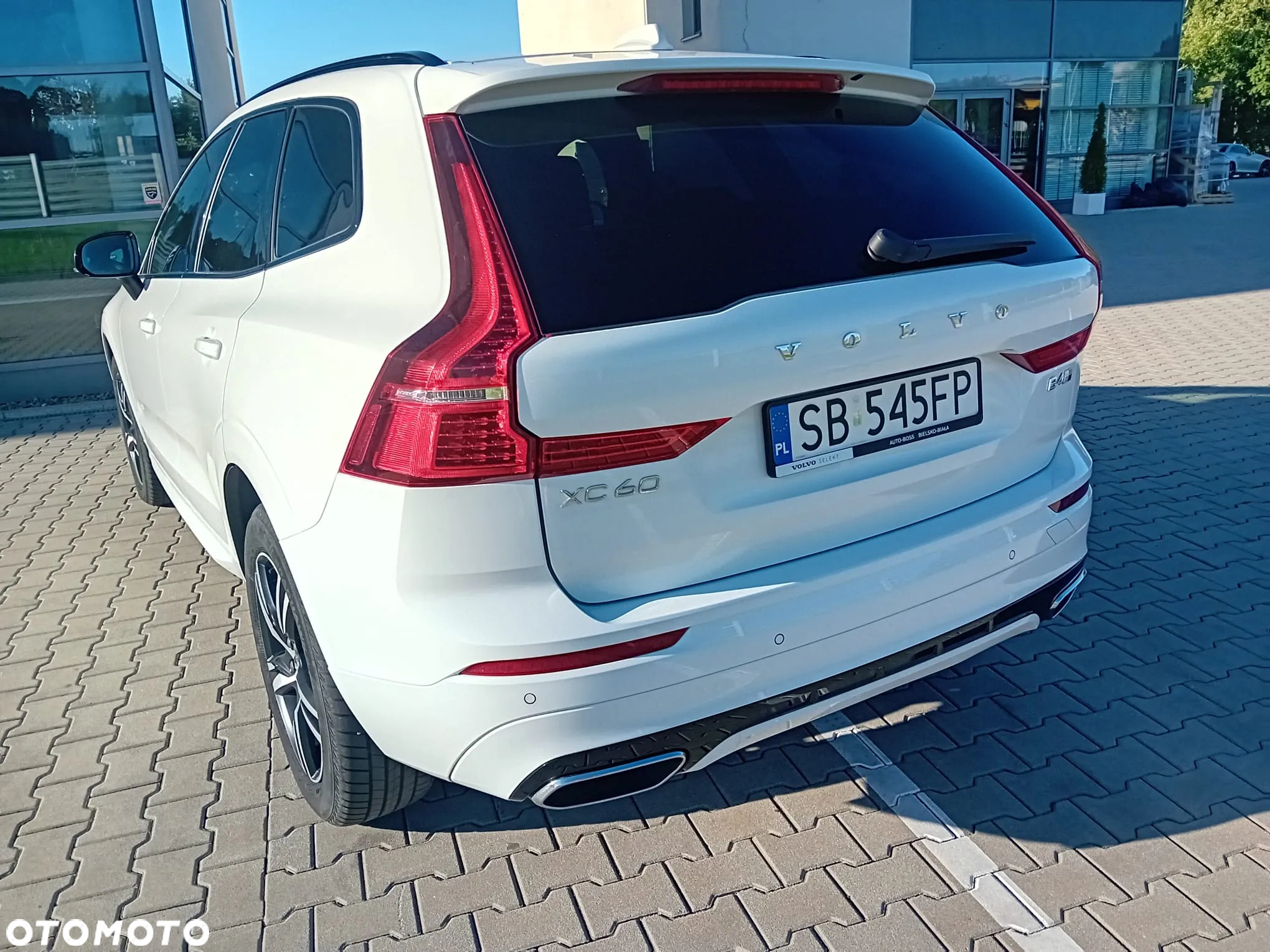 Volvo XC 60 D4 AWD R-Design - 3