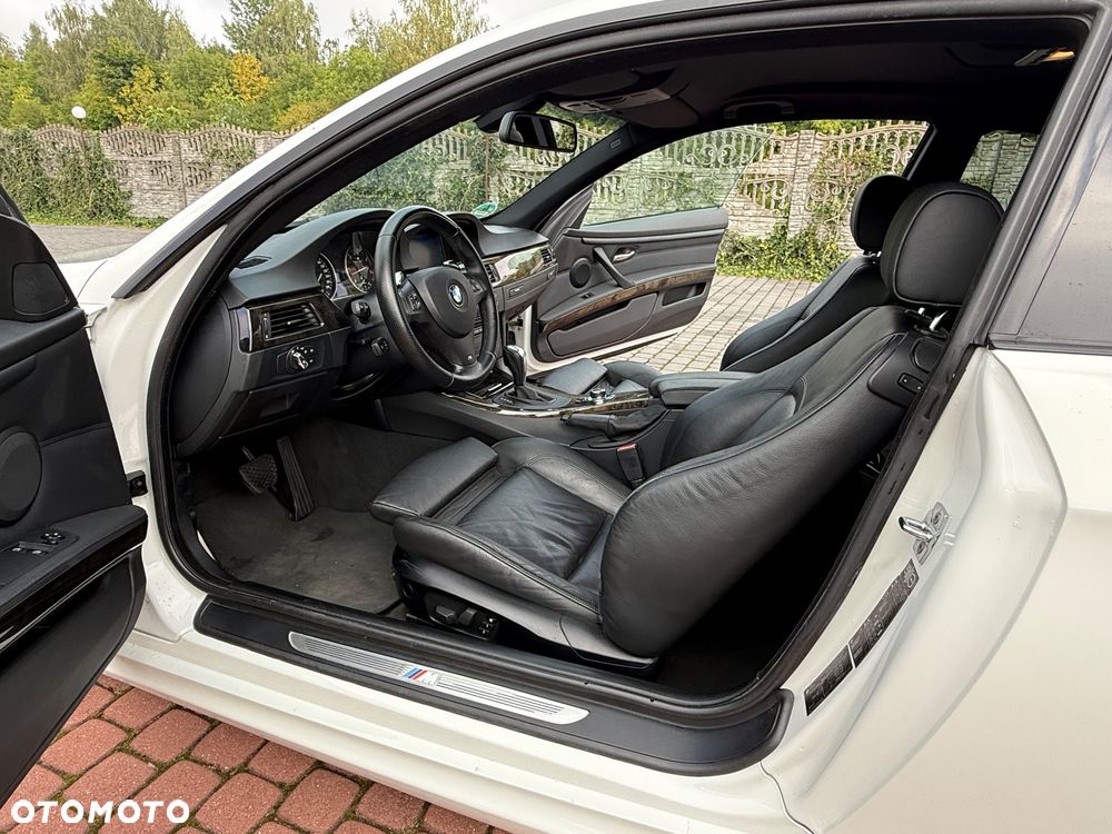 BMW Seria 3 330d Coupe M Sport Edition - 26