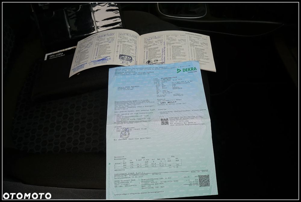 Opel Corsa 1.4 16V Cosmo - 30