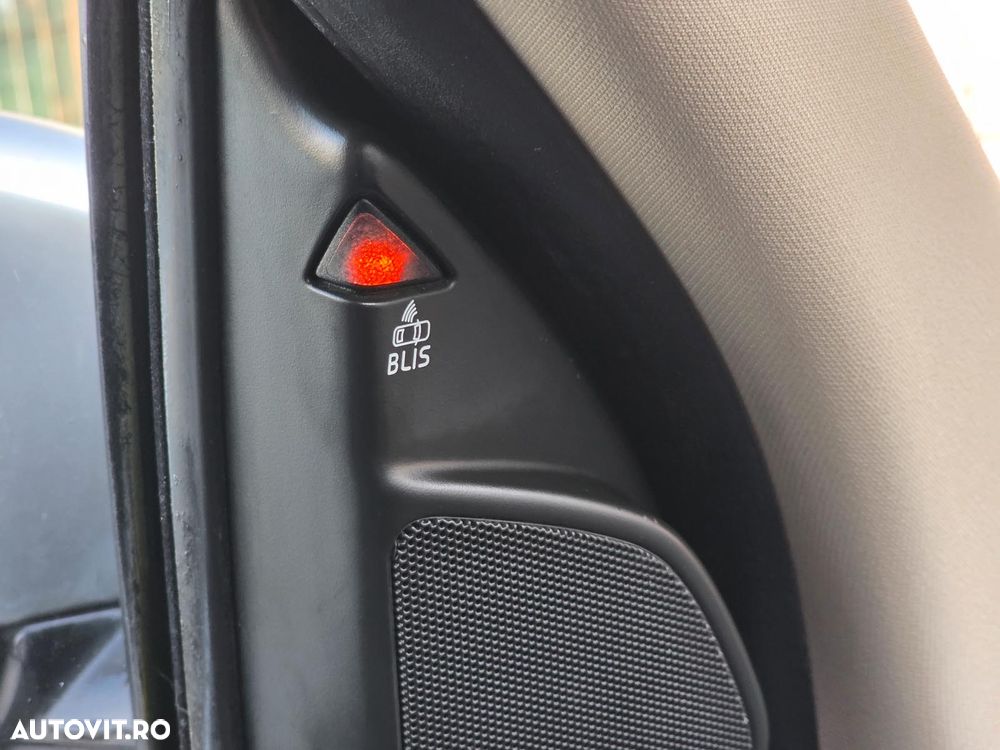 Volvo XC 60 DRIVe R Design - 10