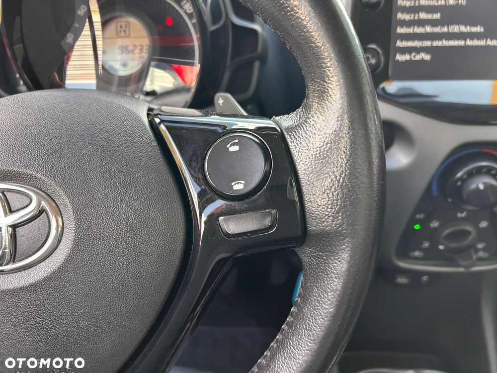 Toyota Aygo x.shift x-play connect - 21