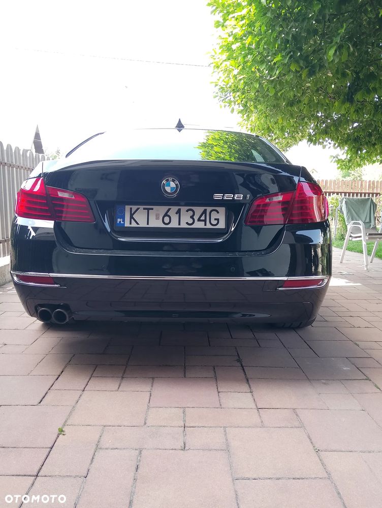 BMW Seria 5 528i - 6