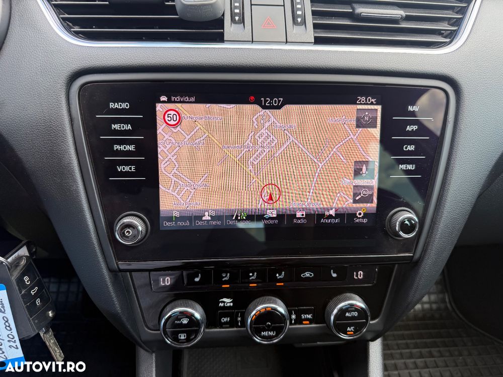 Skoda Octavia 2.0 TDI Premium Edition - 17