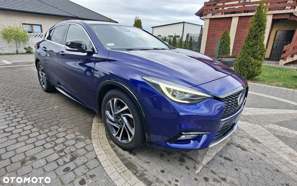 Infiniti Q30 2.2d Premium City Black AWD 7DCT - 2
