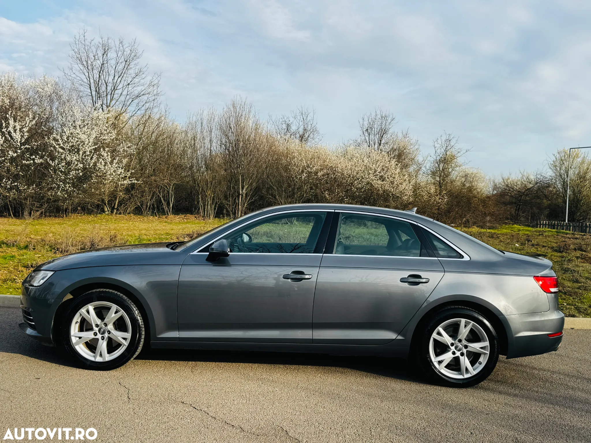 Audi A4 2.0 TFSI ultra - 8
