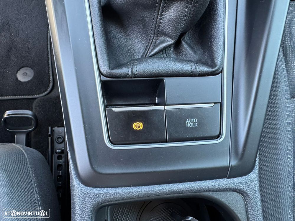 VW Golf 2.0 TDI Conceptline - 22