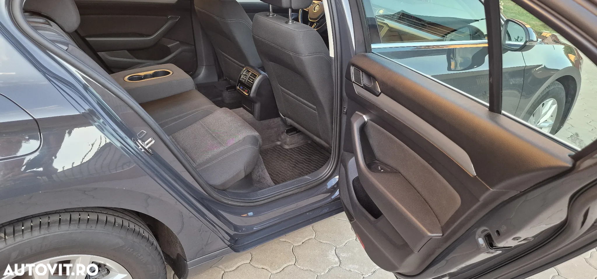 Volkswagen Passat 2.0 TDI Comfortline - 16