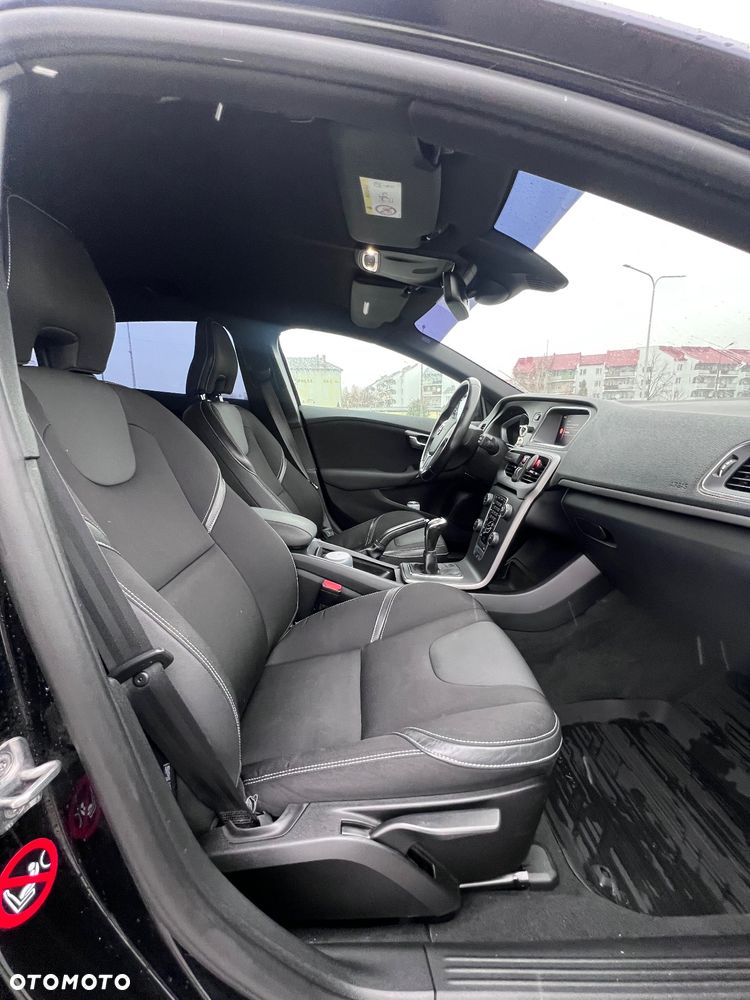 Volvo V40 D2 Drive-E R-Design Momentum - 15
