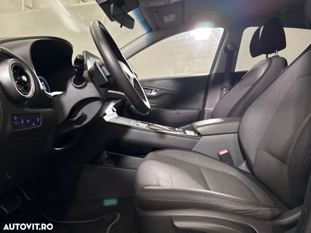 Hyundai KONA - 23