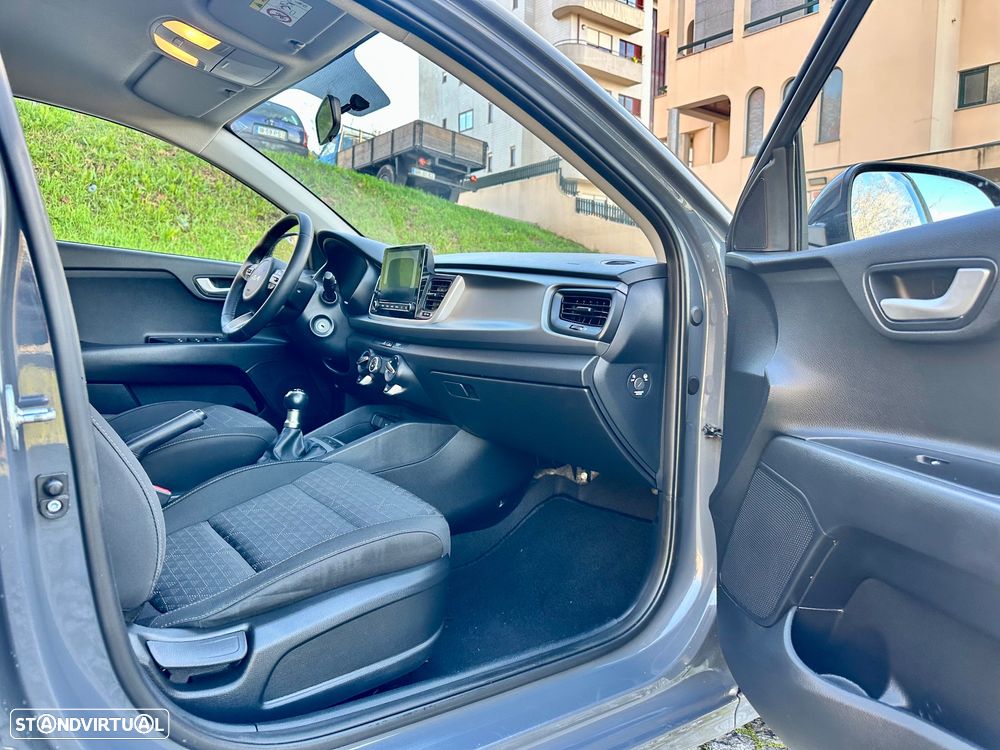 Kia Rio 1.2 CVVT Dynamic - 32