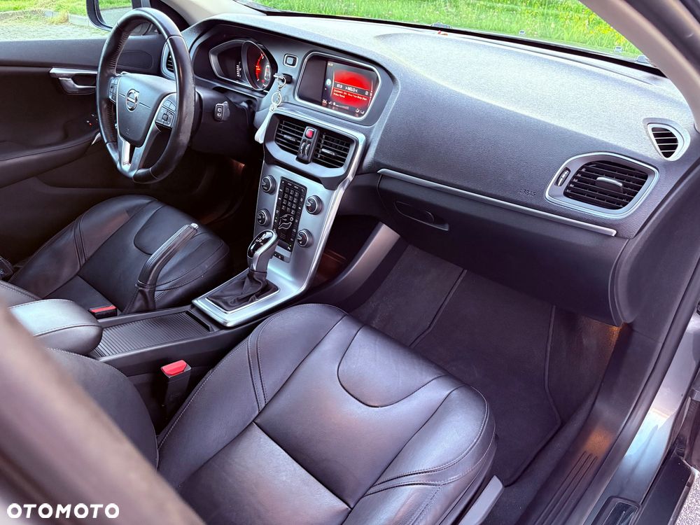 Volvo V40 D2 Geartronic Inscription - 24