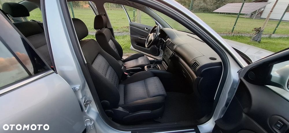 Volkswagen Passat - 18