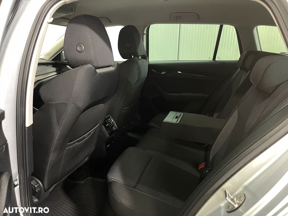 Skoda Octavia 2.0 TDI DSG Ambition - 12