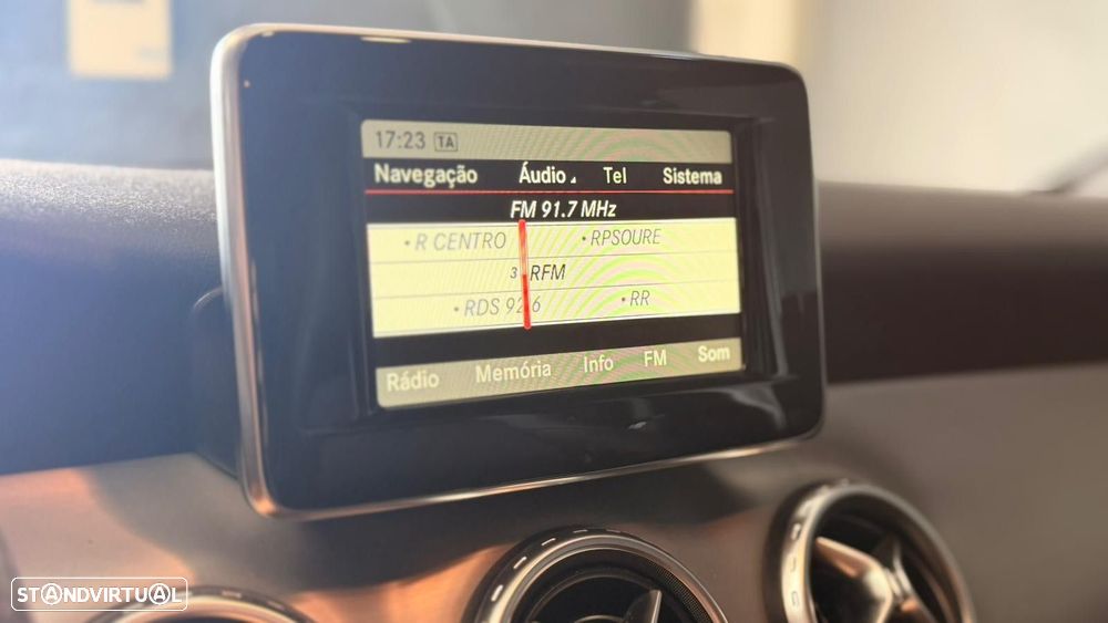 Mercedes-Benz GLA 200 CDi AMG Line - 24