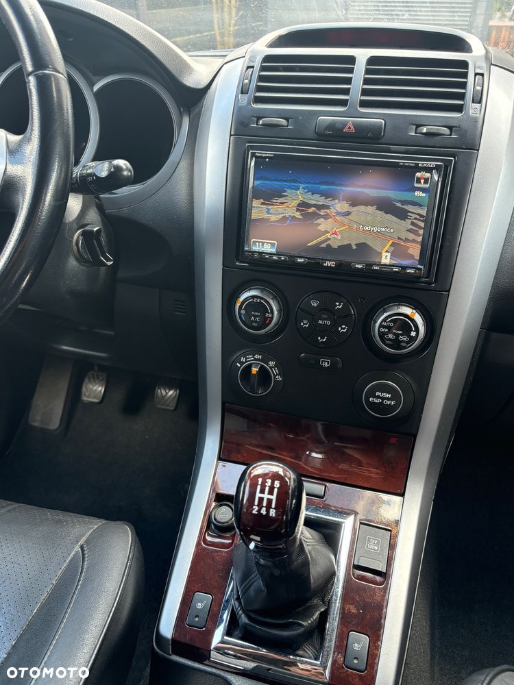 Suzuki Grand Vitara 2.0 De luxe - 12