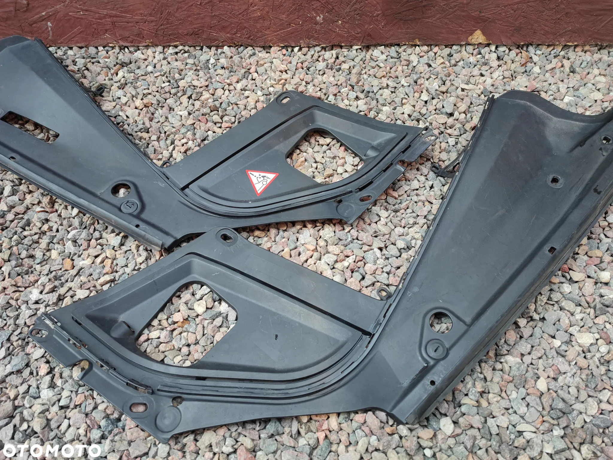 BMW F11 / F10 / F11N / F10N ORYGINALNA OSŁONA KOMORY SILNIKA LEWA / PRAWA / OBUDOWA KOMORY SILNIKA O NR. 7 019 804 / 7 019 803 OEM W BARDZO DOBRYM STANIE - 2