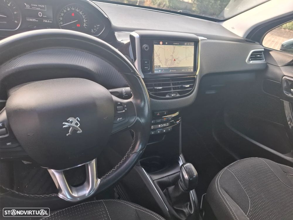 Peugeot 208 1.6 BlueHDi Style - 12
