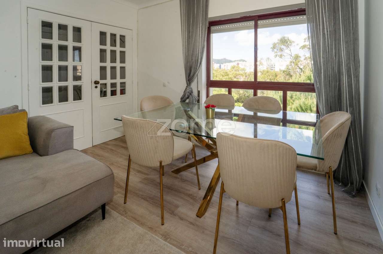 Apartamento T3 renovado em Algueirão - Grande imagem: 2/49