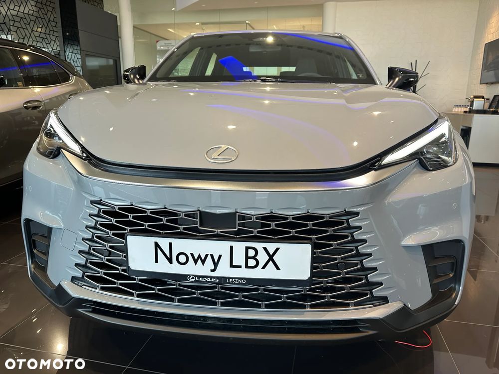 Lexus LBX 1.5 Hybrid - 4
