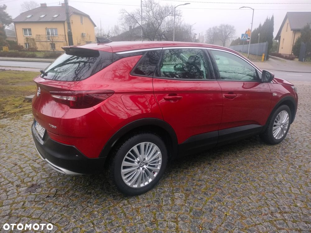 Opel Grandland X 1.2 T GPF Design&Tech S&S - 10