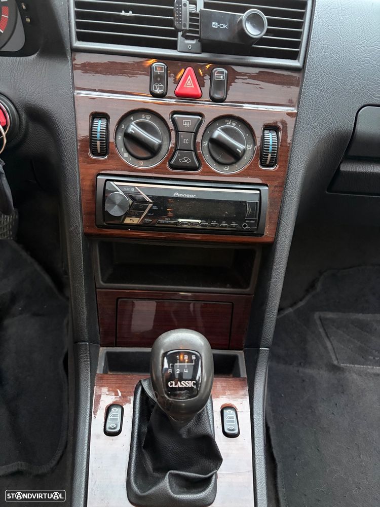 Mercedes-Benz C 220 D Classic - 28