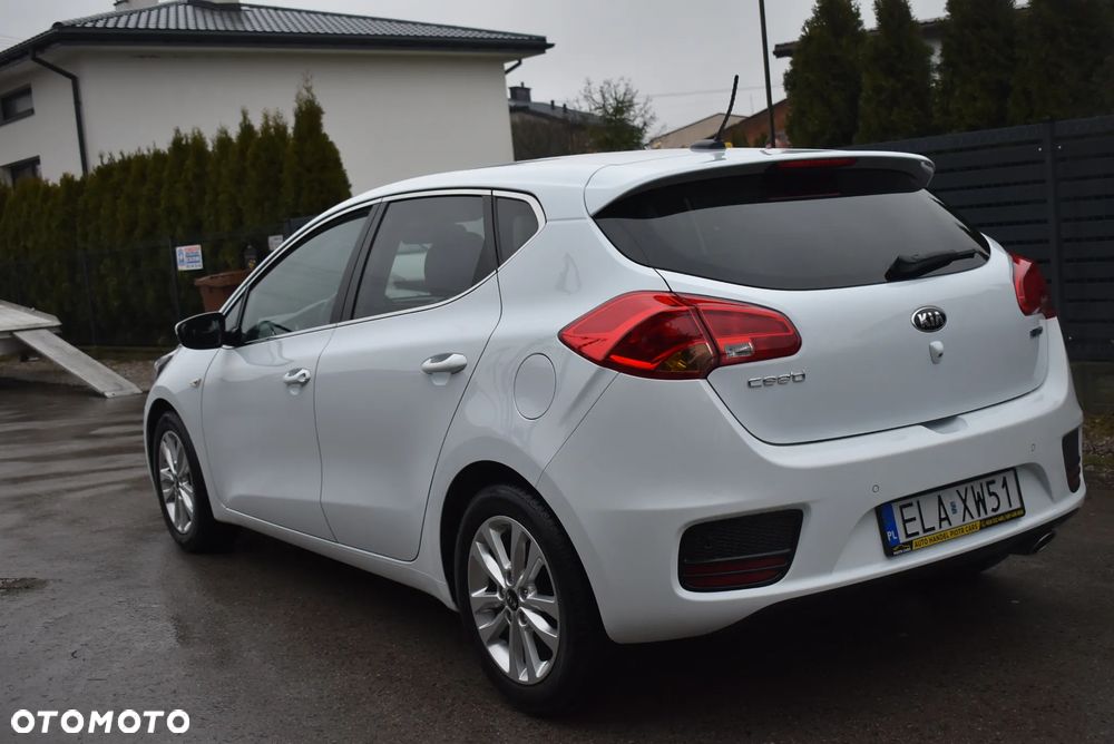 Kia Ceed 1.4 CVVT Dream-Team Edition - 6