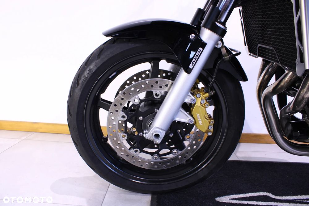 Honda CB - 24