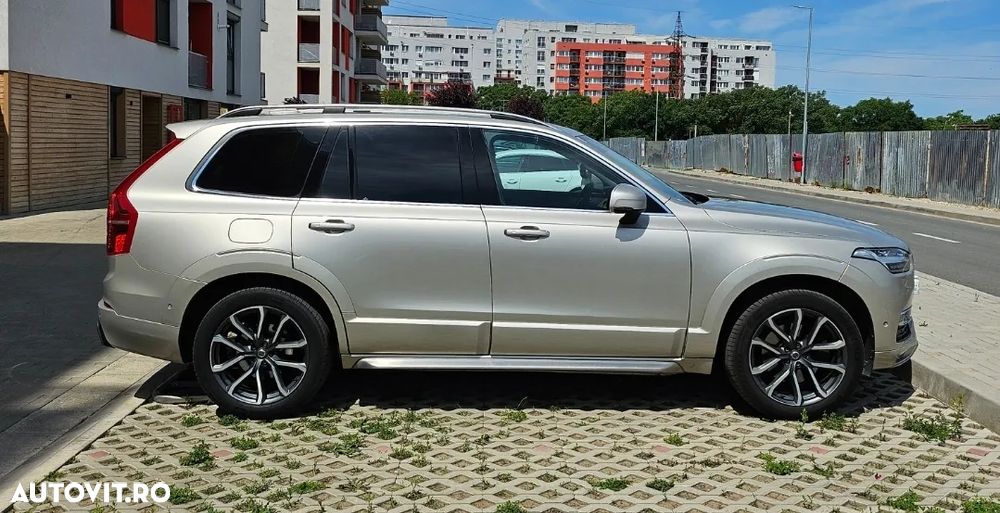 Volvo XC 90 D5 AWD Momentum - 4