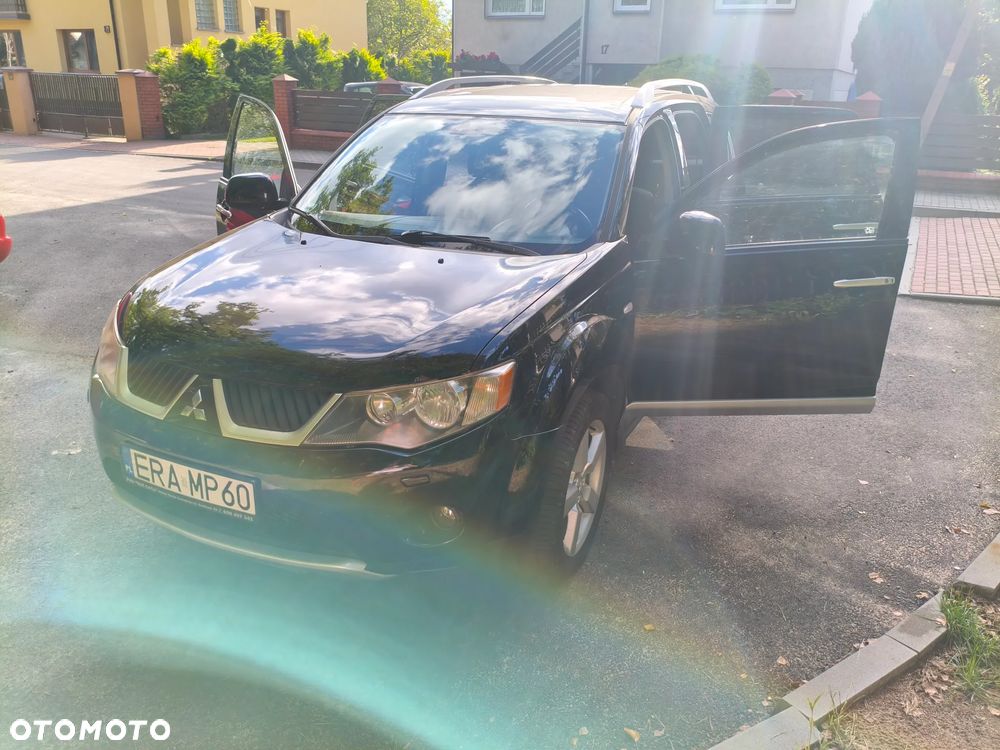 Mitsubishi Outlander 2.0 DID Instyle - 2