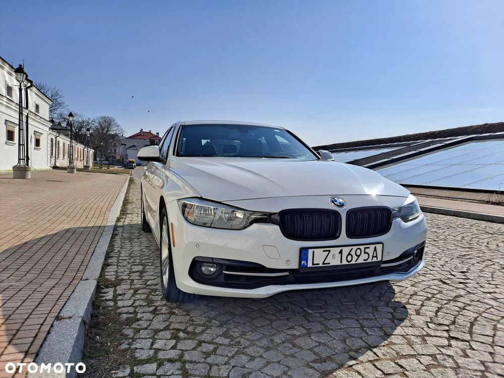 BMW Seria 3 328i xDrive Sport Line - 11