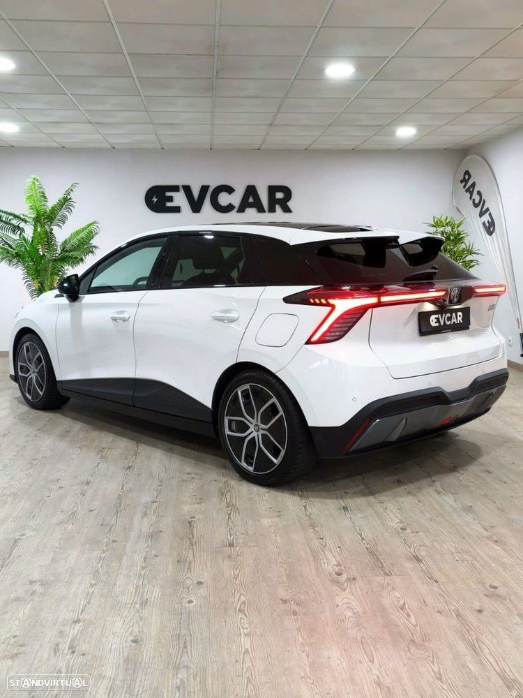 MG MG4 64 kWh Luxury - 6
